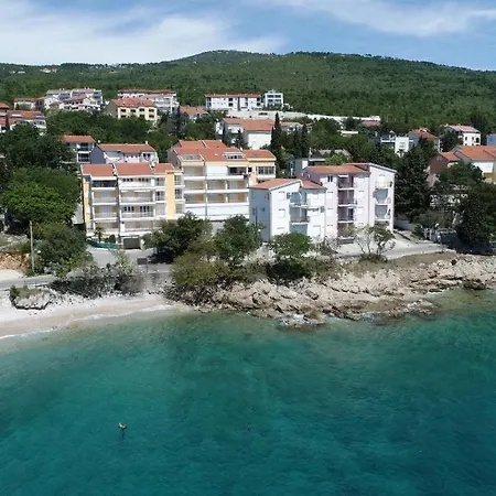 Apartment Lola Sea Front Crikvenica