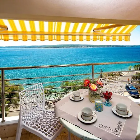 Apartment Lola Sea Front