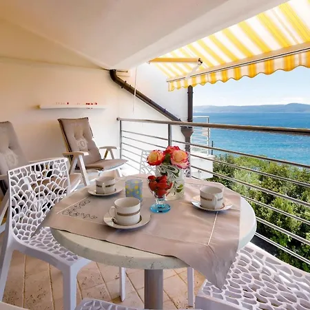 Lola Sea Front Apartment *