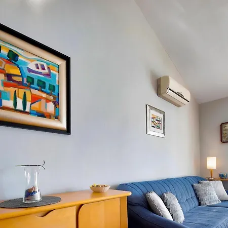 Lola Sea Front Apartment Crikvenica