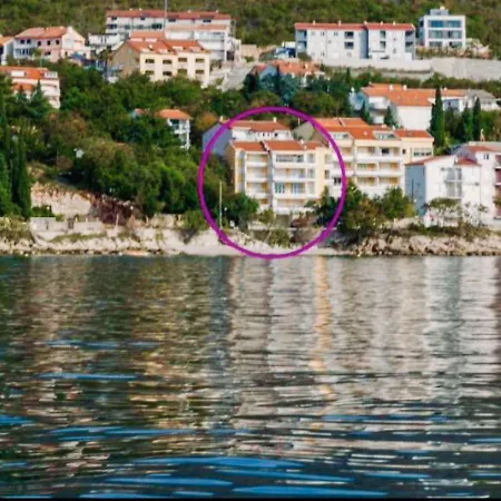 Lola Sea Front Apartment Crikvenica